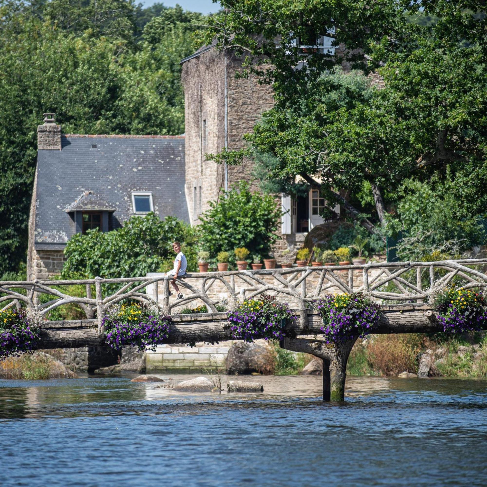 Logis Hotel Et Restaurant La Pension Du Moulin Pont-Aven Esterno foto